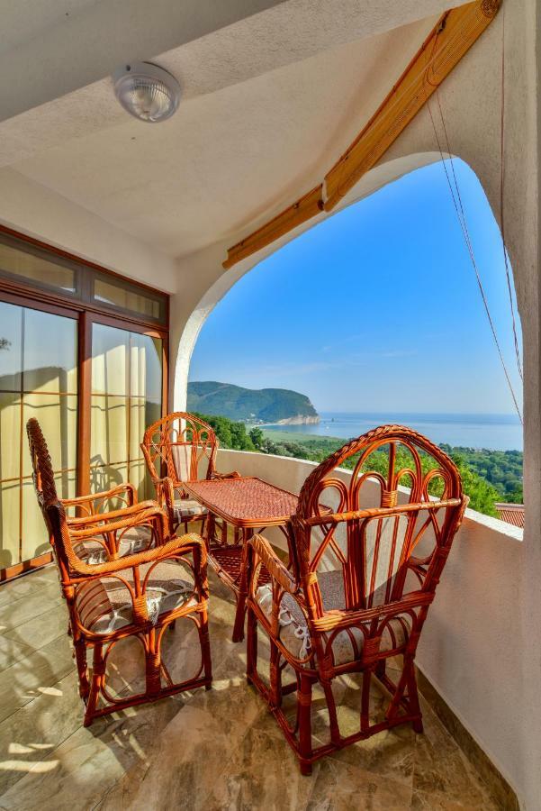 Pataki Guesthouse Petrovac Kültér fotó