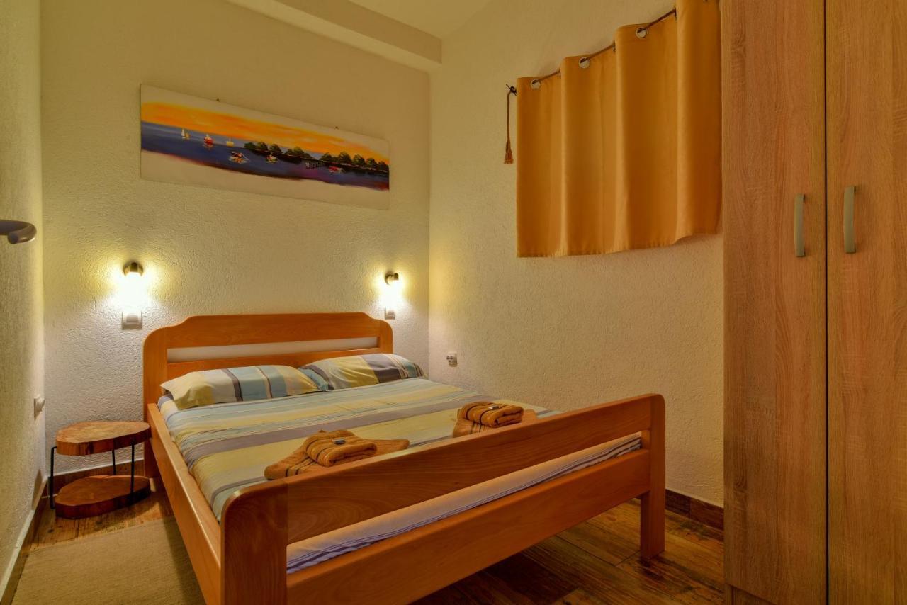 Pataki Guesthouse Petrovac Szoba fotó